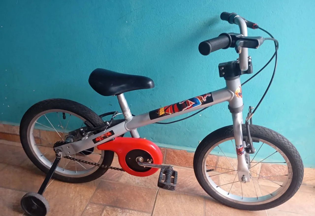 Bicicleta aro 16 Homem Aranha  - Foto 2