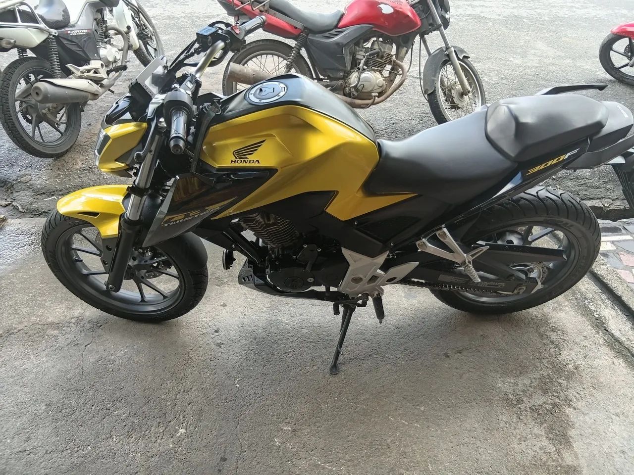 CB TWISTER  300F - Foto 4