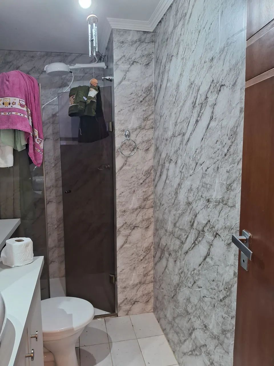 Papel marmore com aplicação profissional 