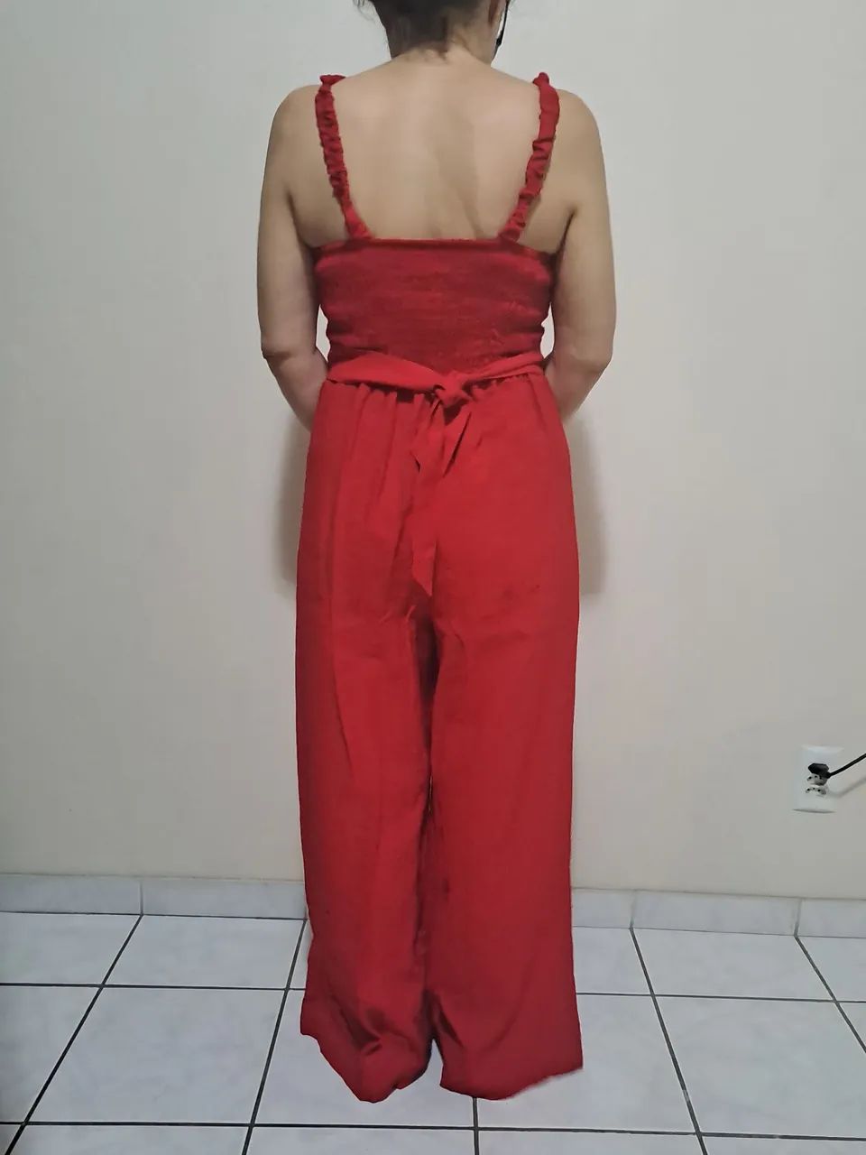 Macacão vermelho lindo tam G - Foto 2