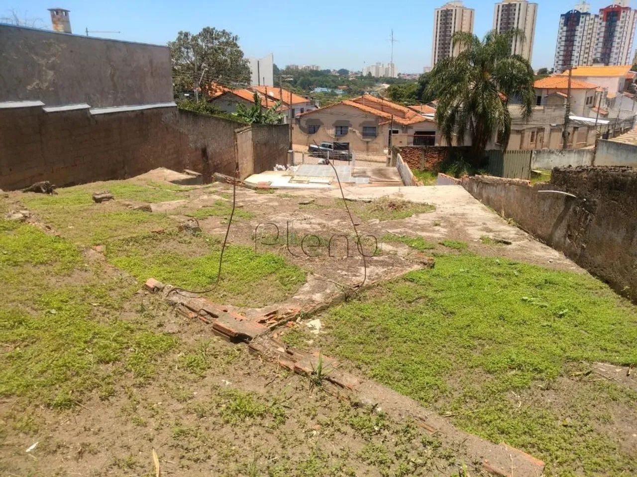 Terreno à venda com 360 m² no Vila Industrial, Campinas.