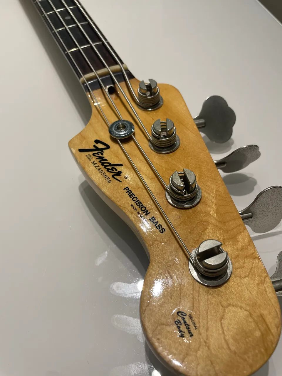 squier precision bass