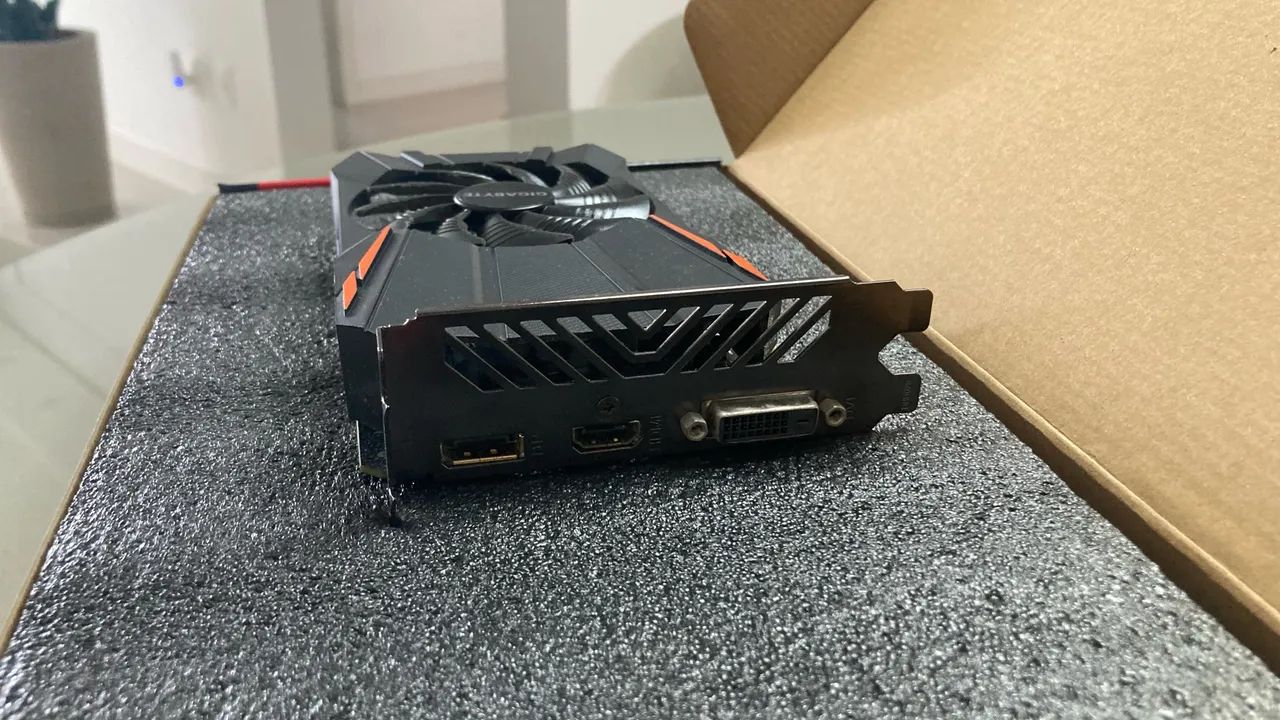 Placa de vídeo GTX 1050 Ti - Gigabyte  - Foto 2