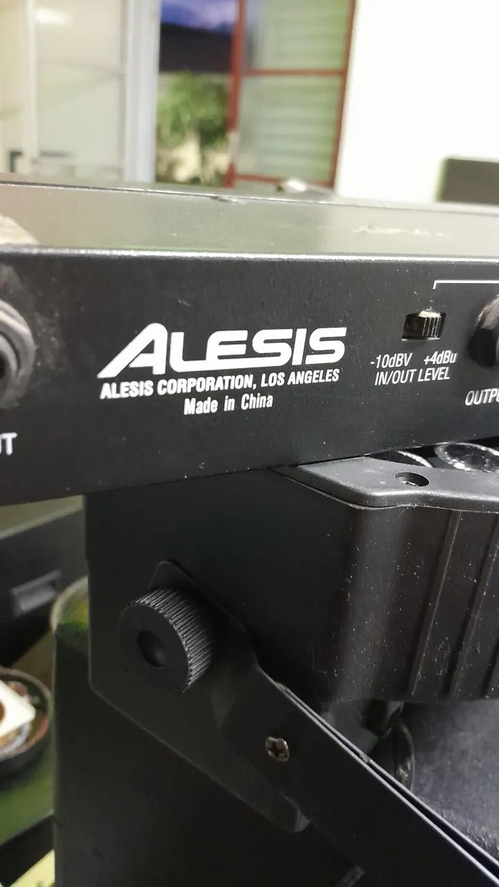 Alesis 3630 Compressor  - Foto 3