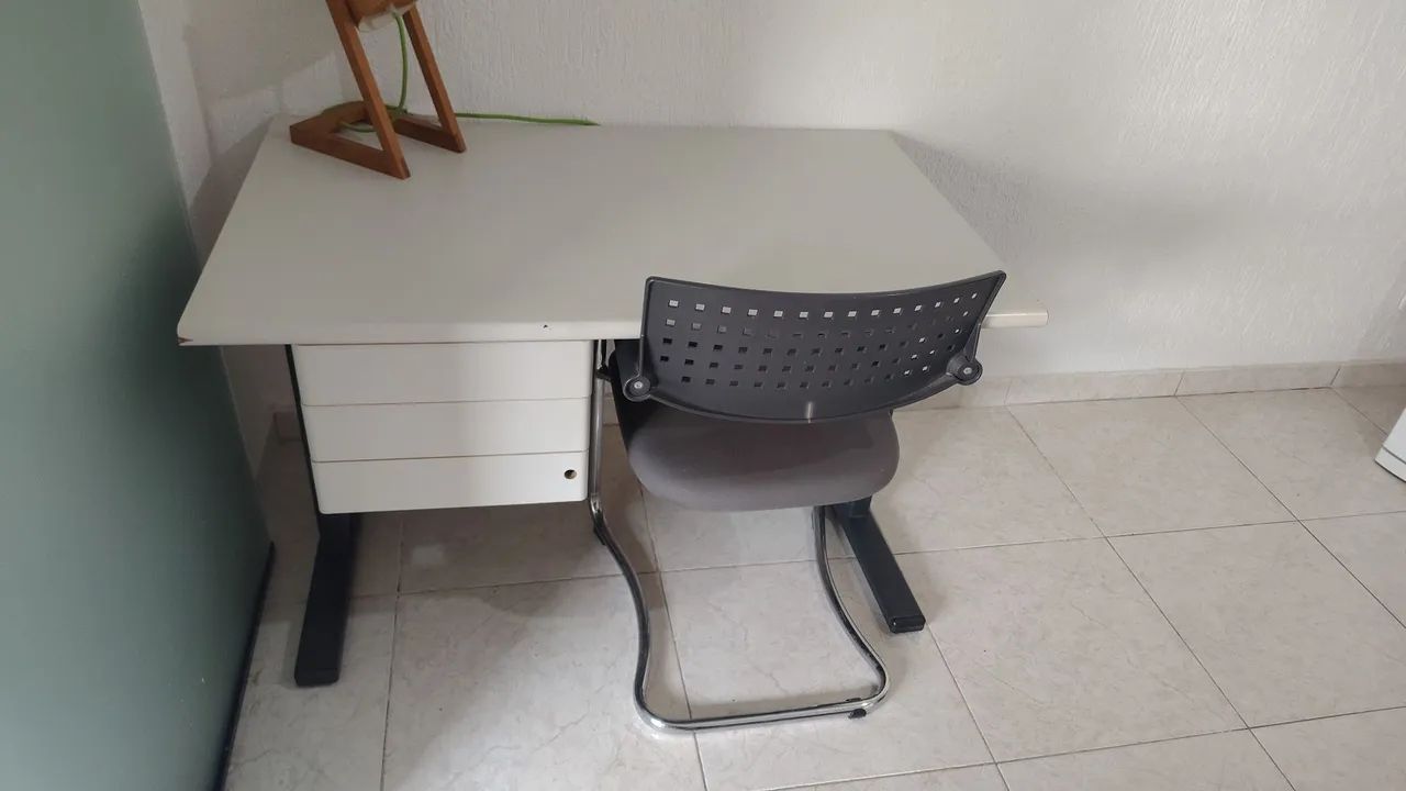 Mesa e cadeira de escritório  - Foto 3