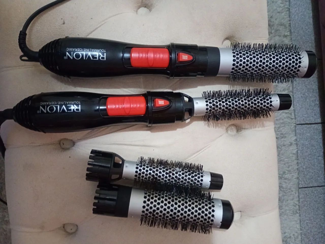 Vendo duas escovas elétrica para cabelo. - Foto 3