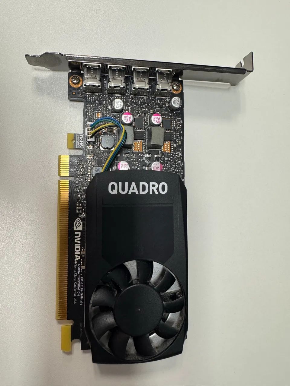 Placa de vídeo Quadro P1000 - 4gb - gddr5- 