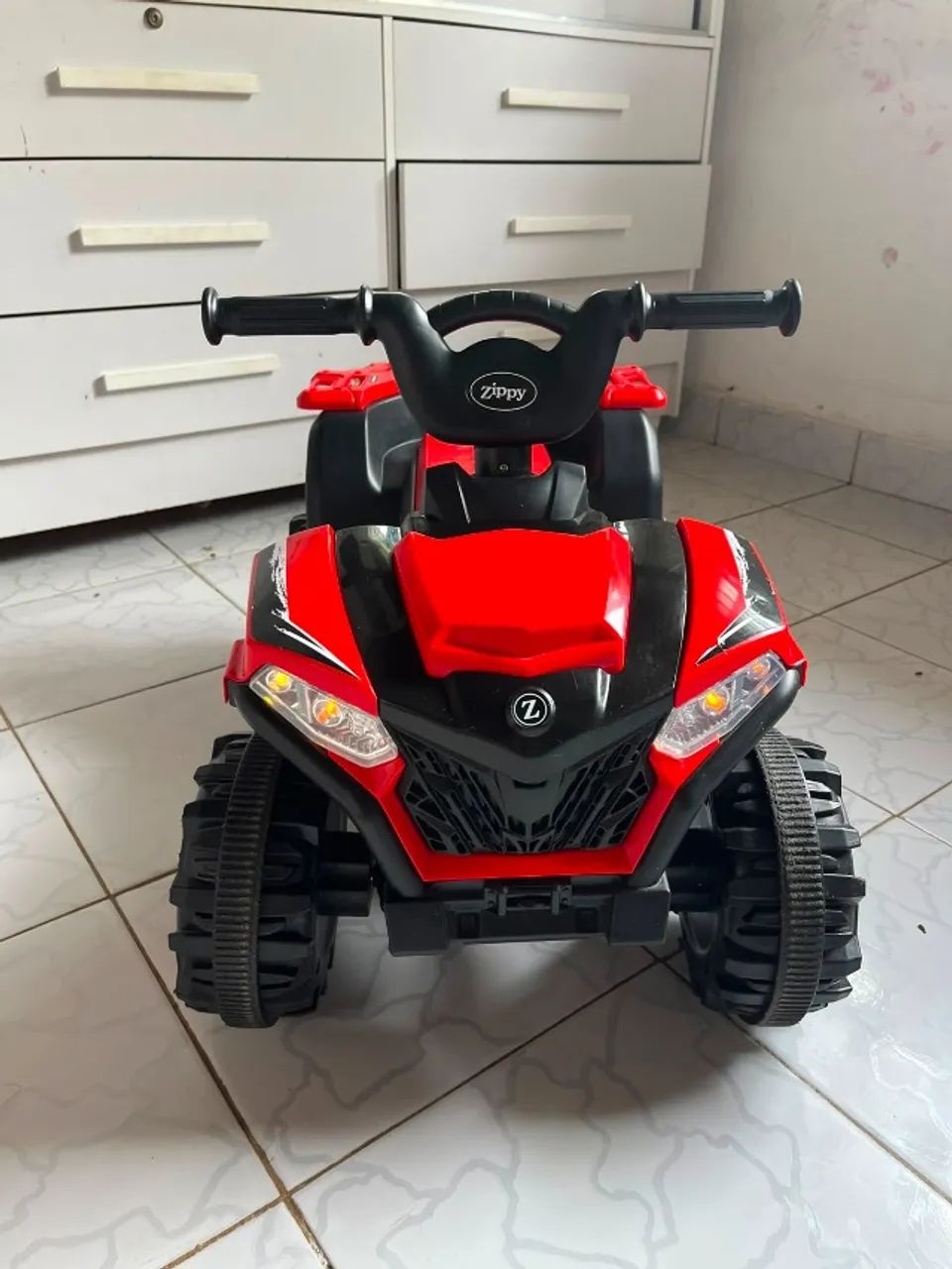 Quadriciclo elétrico infantil 