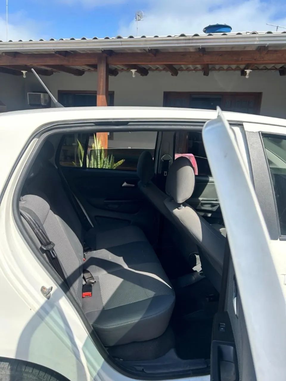 Volkswagen Fox 1.0 MI Total Flex 8V 5P 2012 - Foto 3