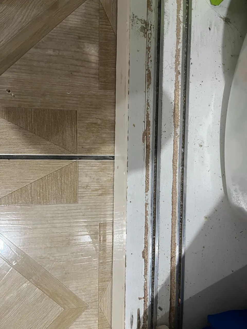 Guarda roupa bom mas com problemas - Foto 2