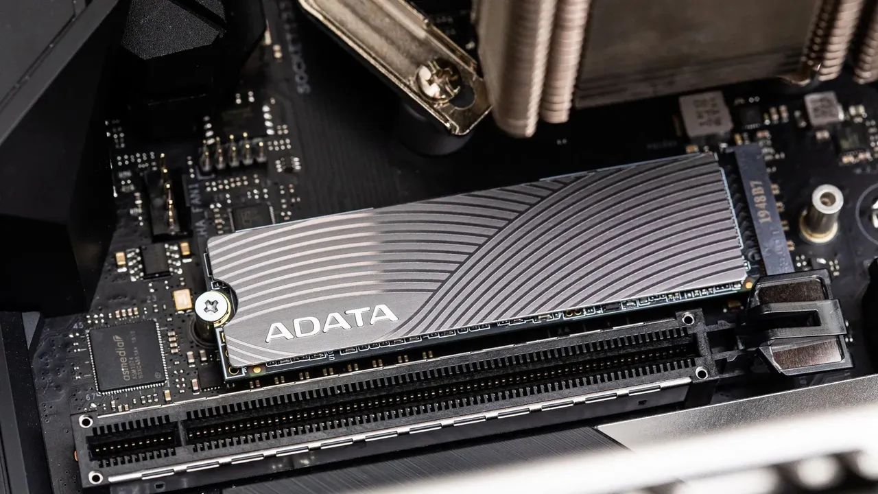 SSD 1tb Adata Swordfish com dissipador - saúde 97%