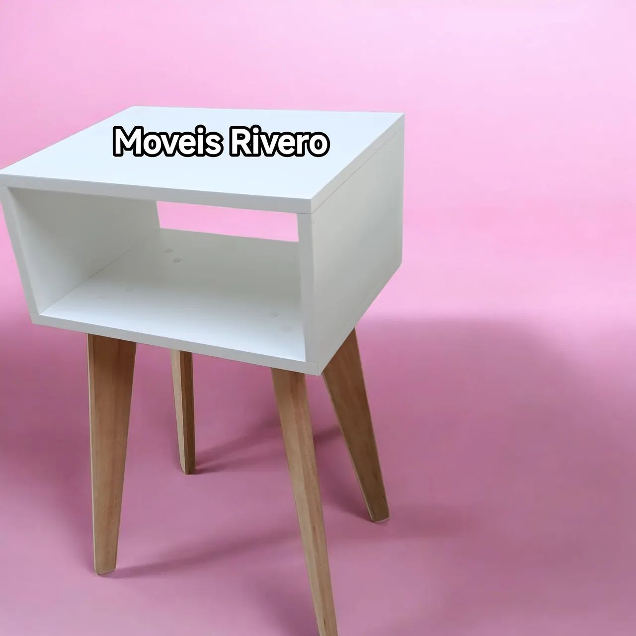 Mesinha de cabeceira 