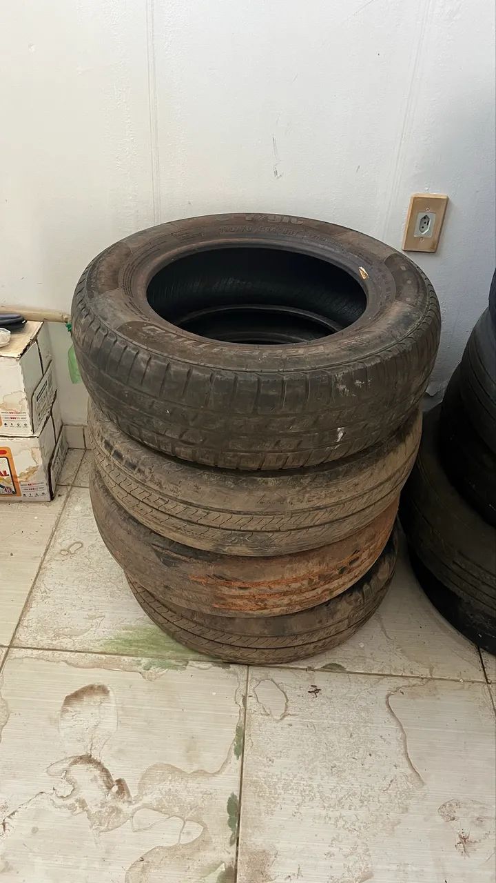 Vende-se pneus usados 
