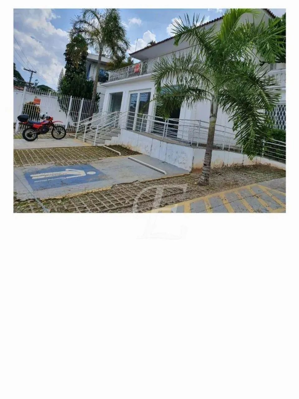 Casa Comercial | Pacaembu | 550m² | 8 Salas | 9 vagas.