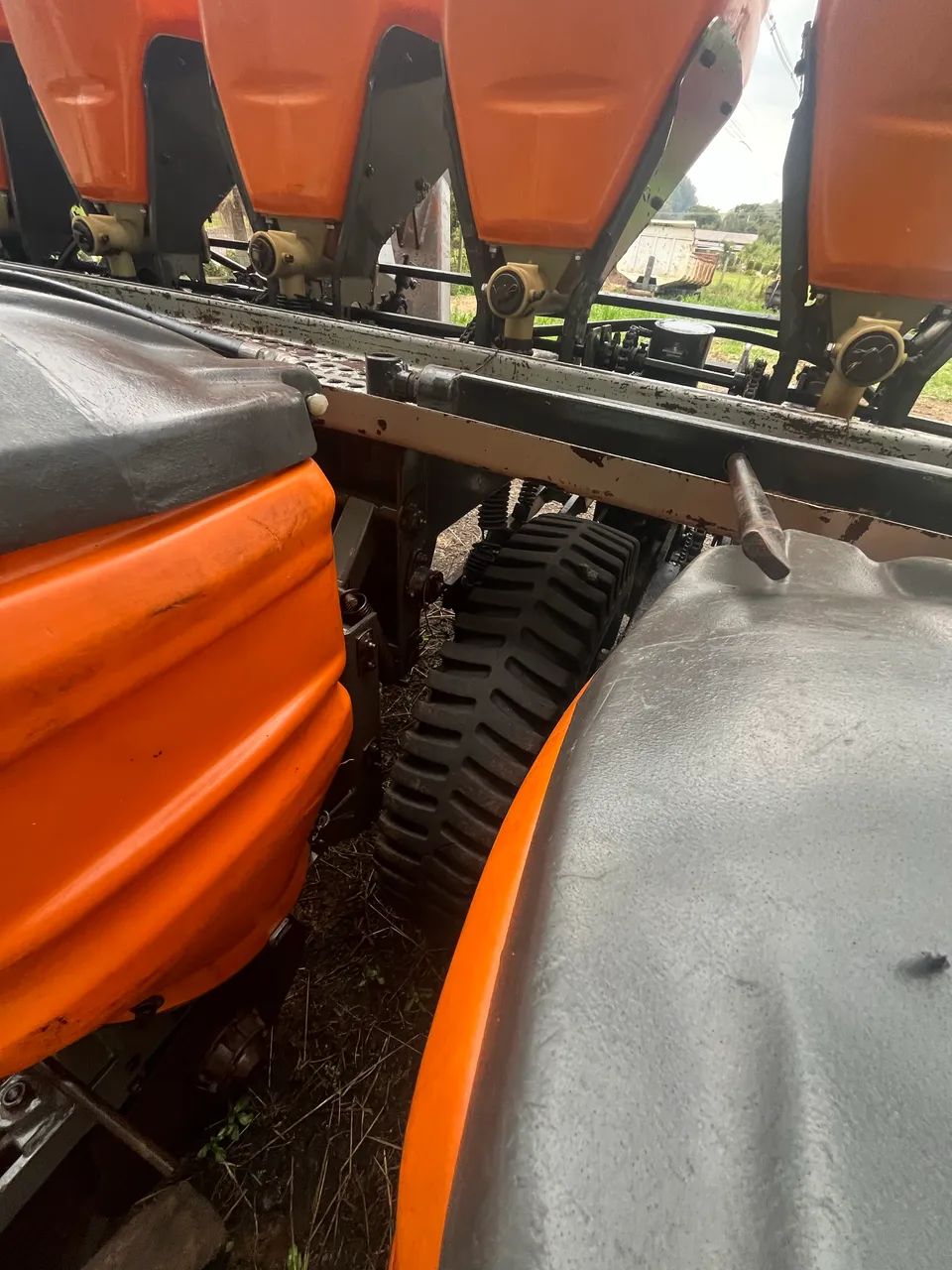 Plantadeira Sfil/Massey/Valtra 6 linhas - Foto 3