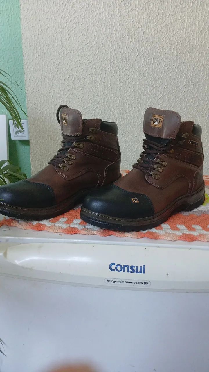 Bota catterpilar número 41/42