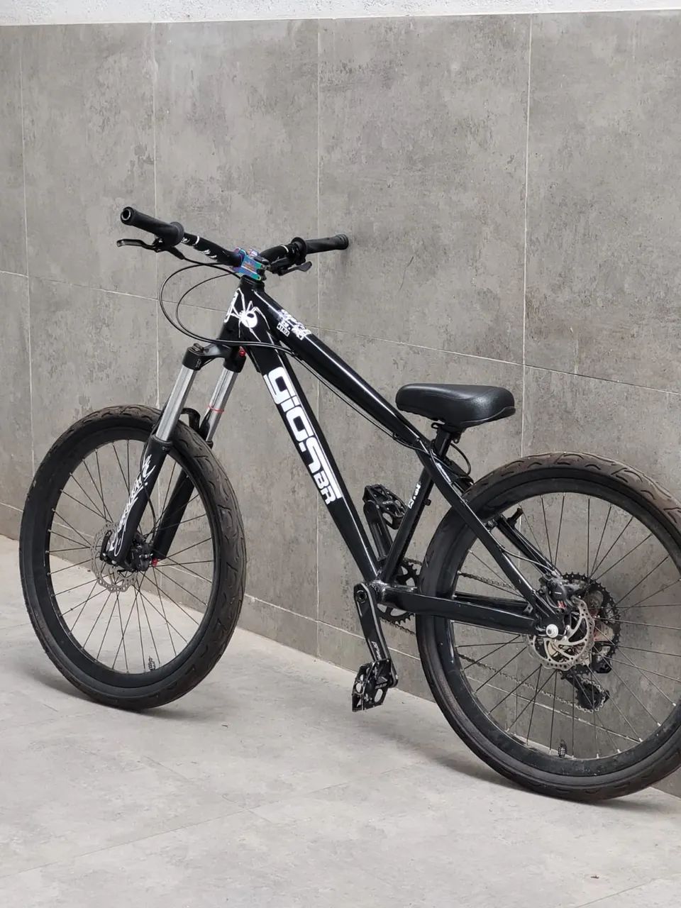 Bicicleta Gios preta 