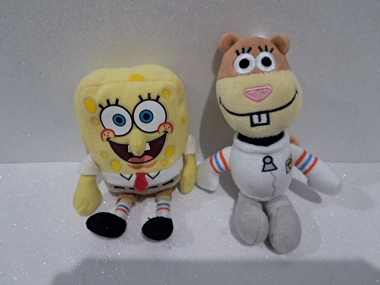 Lote miniaturas Bob Esponja e Sandy