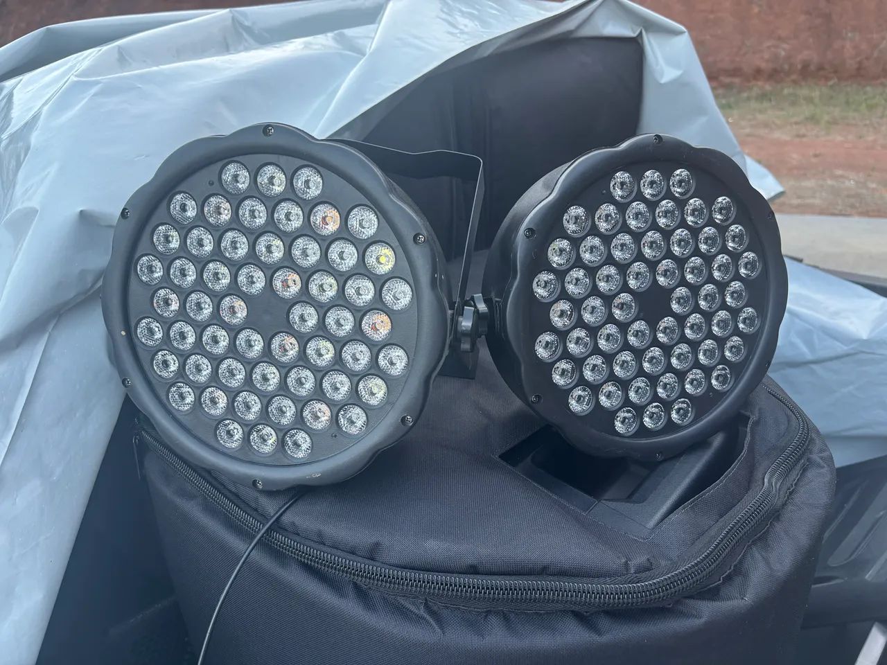 KIT 2 REFLETOR  PARLED 54 LEDS RGBWA Kit com 4
