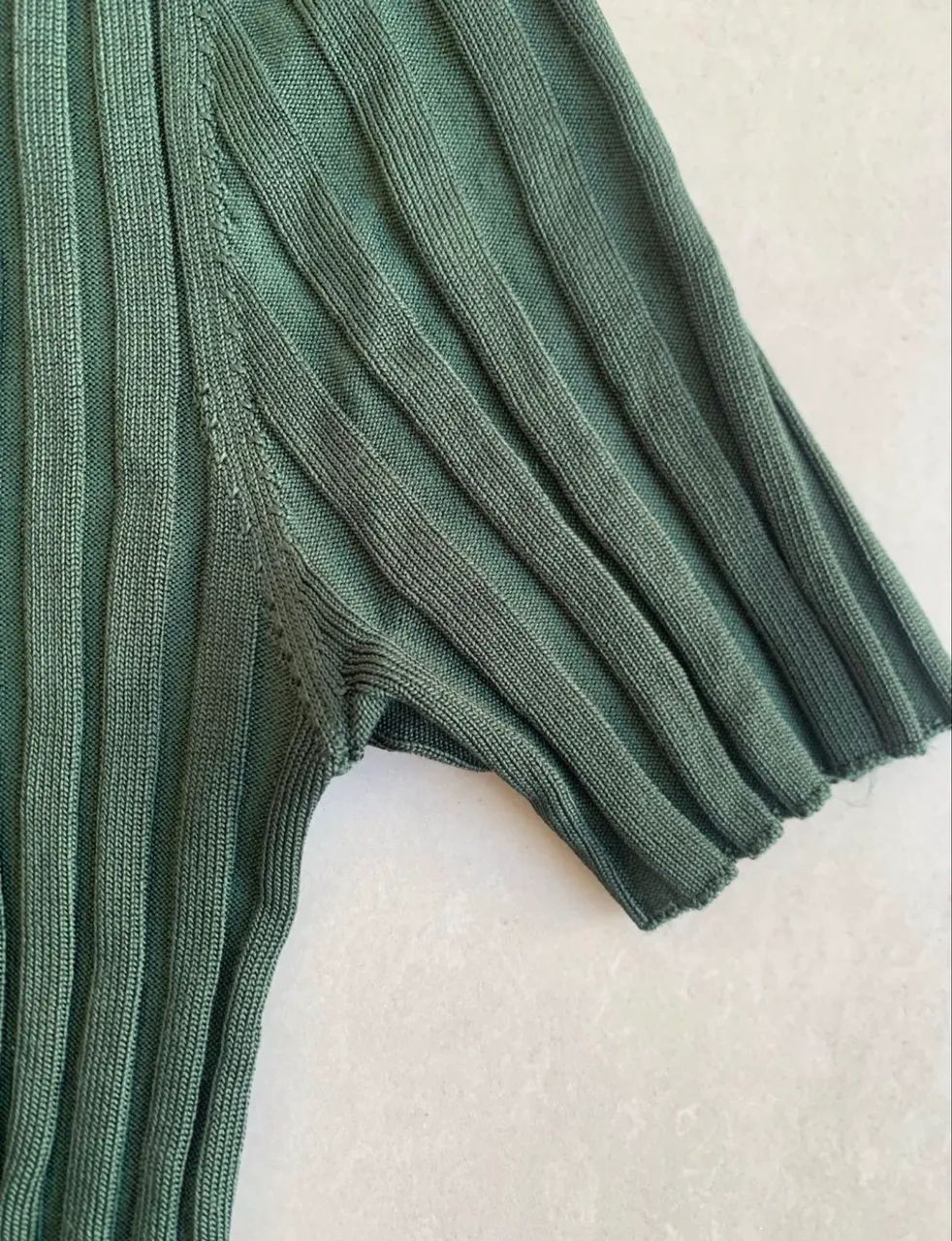 Blusa Zara verde canelada e linha - M  - Foto 3
