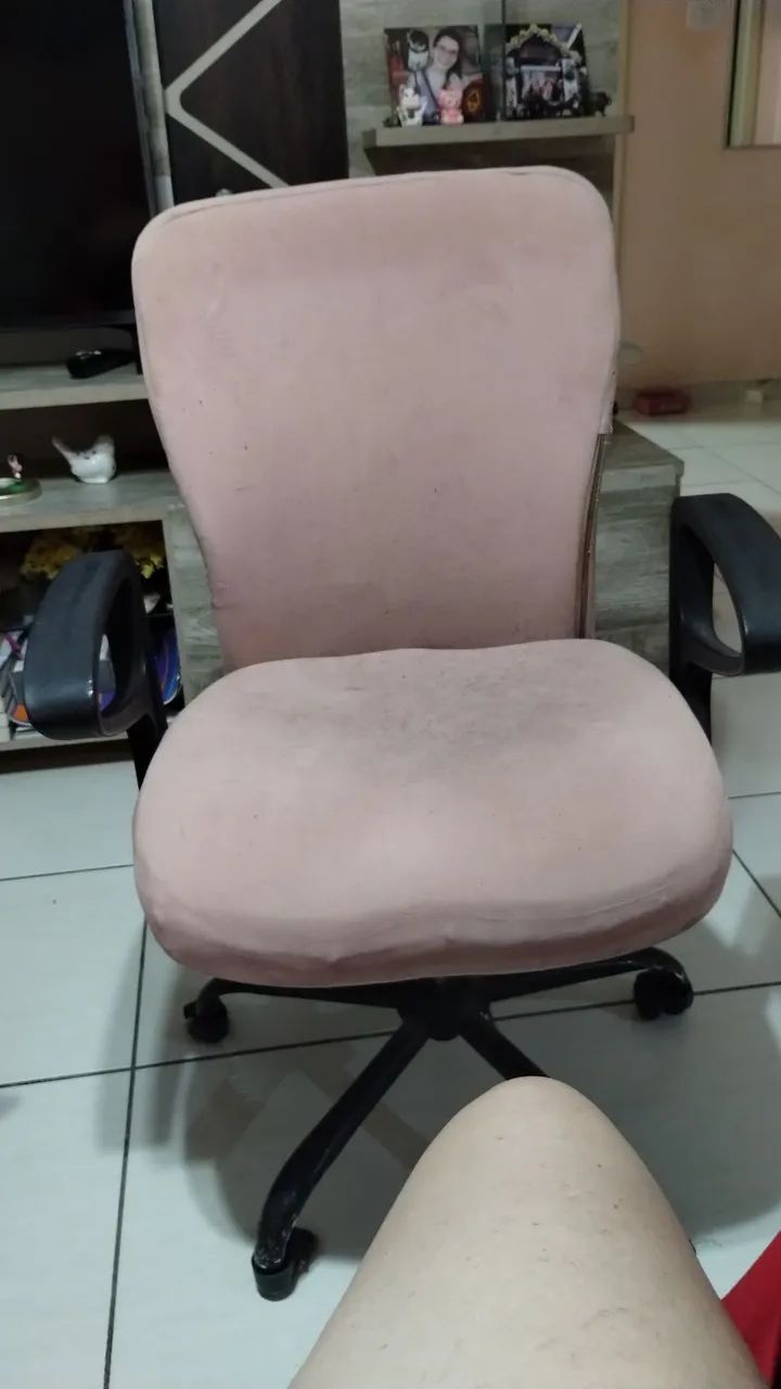 Vendo Cadeira de escritório com braços - Foto 2