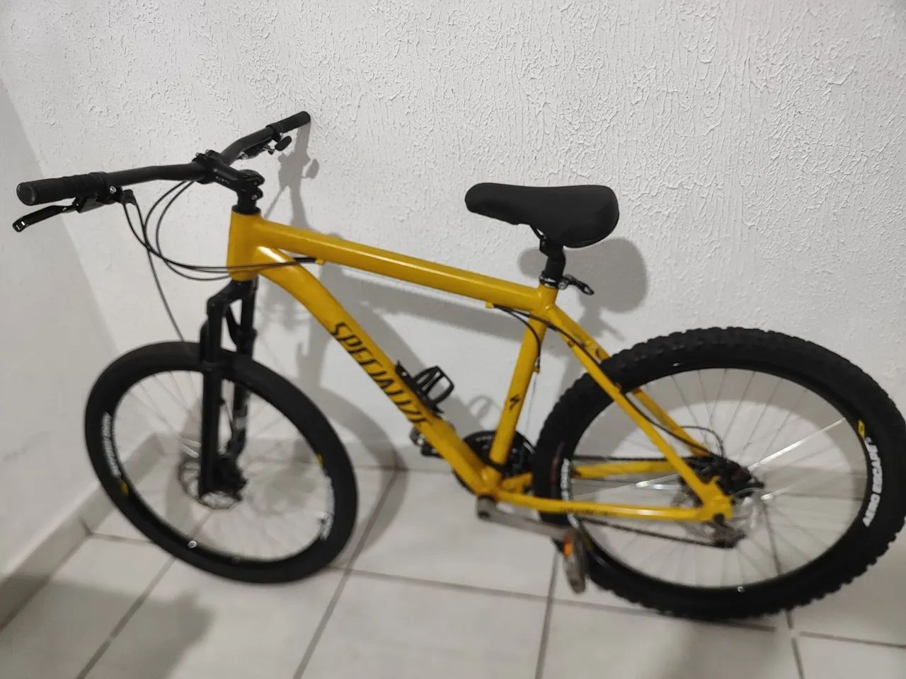 Bicicleta aro 26 Alumínio Freio disco - Foto 4