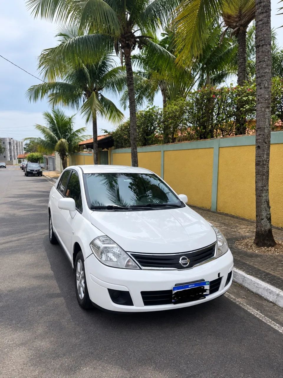 Nissan Tiida TIIDA Sedan 1.8 16V Flex Fuel 4p 2013