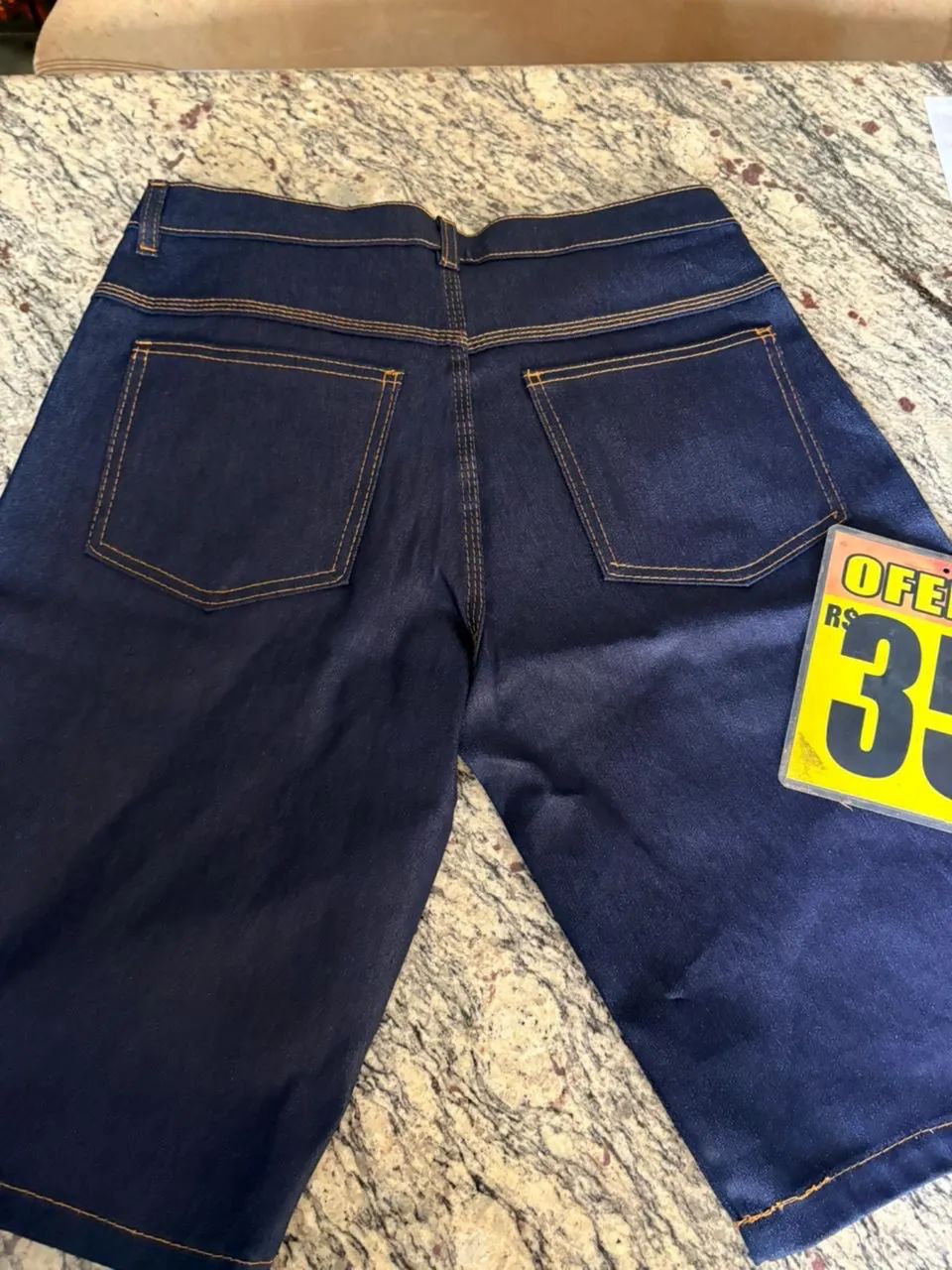 Calças JEANS COM PEQUENOS DEFEITOS e BERMUDAS: só 35 reais 