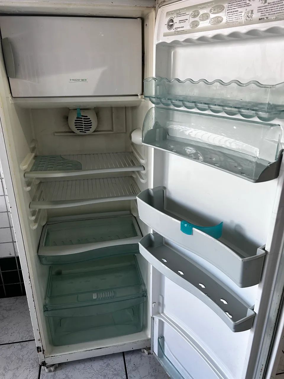 Geladeira semi nova  - Foto 4