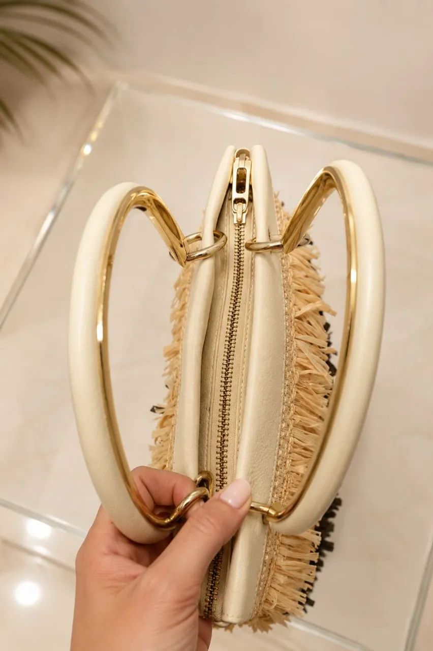 Bolsa de ombro e mão bege com franjas - Foto 3