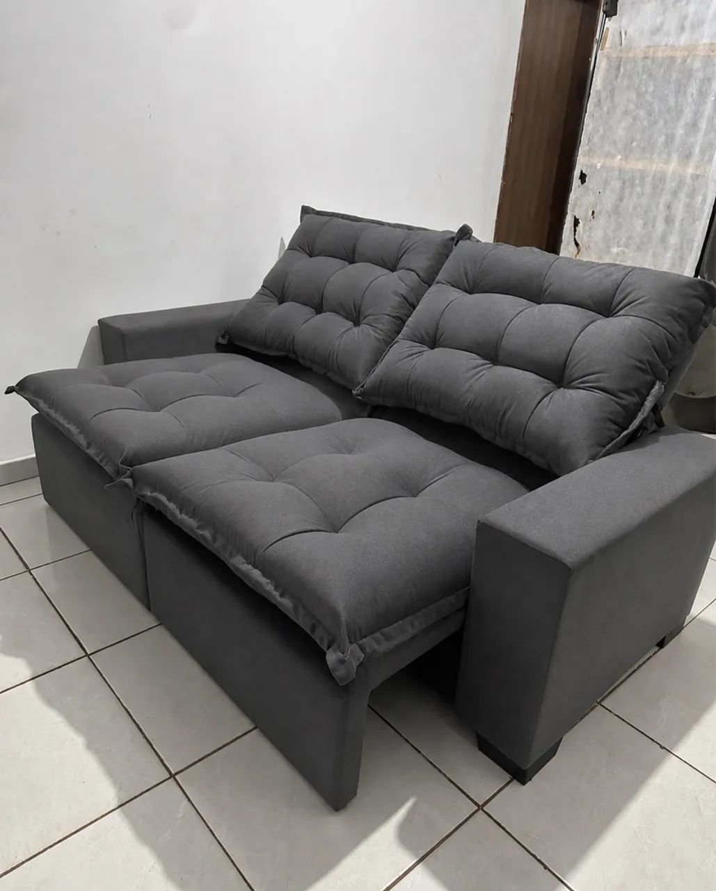 Sofá retrátil e reclinável novo  - Foto 3