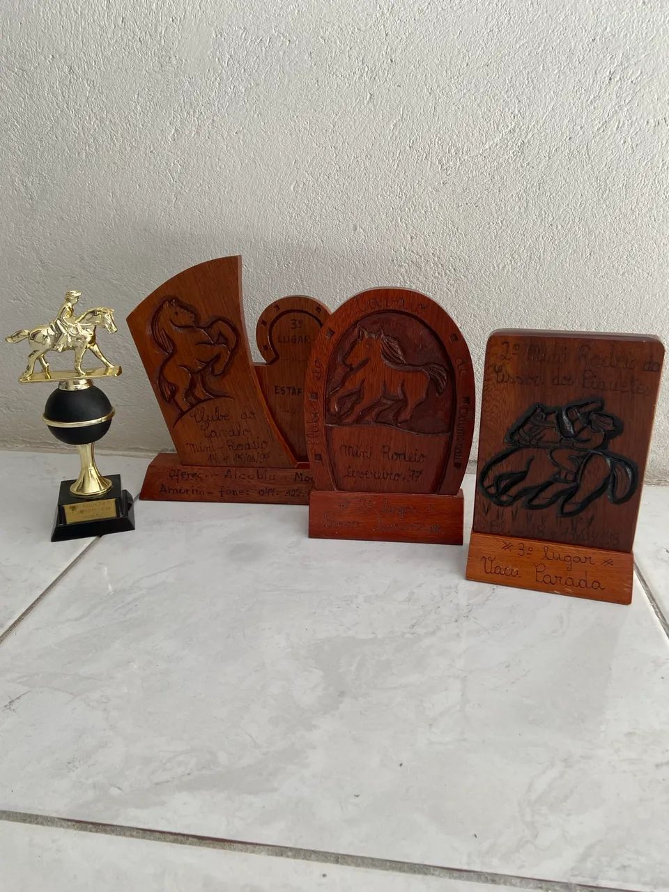 Lote 4 trofeus cavalo antigos 