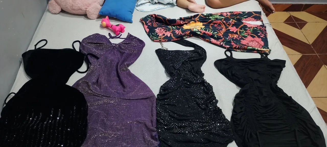 Vendo lote de roupas semi novas  - Foto 5