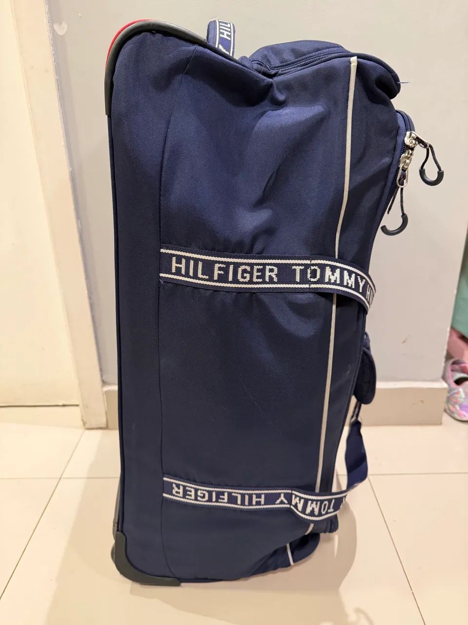 Vendo Mala de aviagem Tommy Hilfiger - Foto 2
