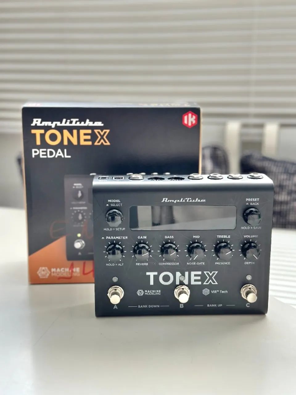 Pedal de efeito Tonex IK Multimedia