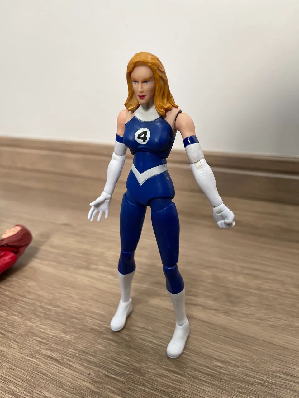 Marvel Legends Fantastic Four Mulher Invisível - Foto 2
