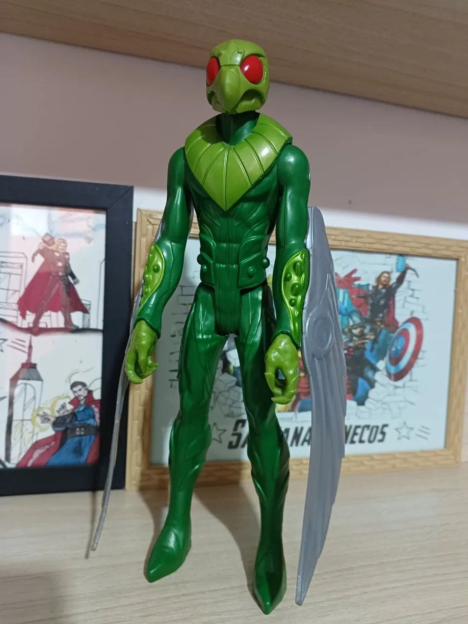 Abutre capacete 30 cm original marca Hasbro  - Foto 2