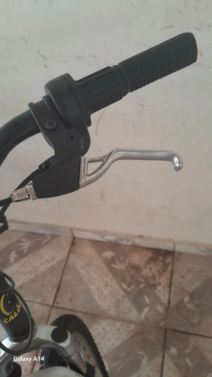  Bicicleta aro 26 com 21 marchas, ótimo pra quem gosta de adrenalina. - Foto 5