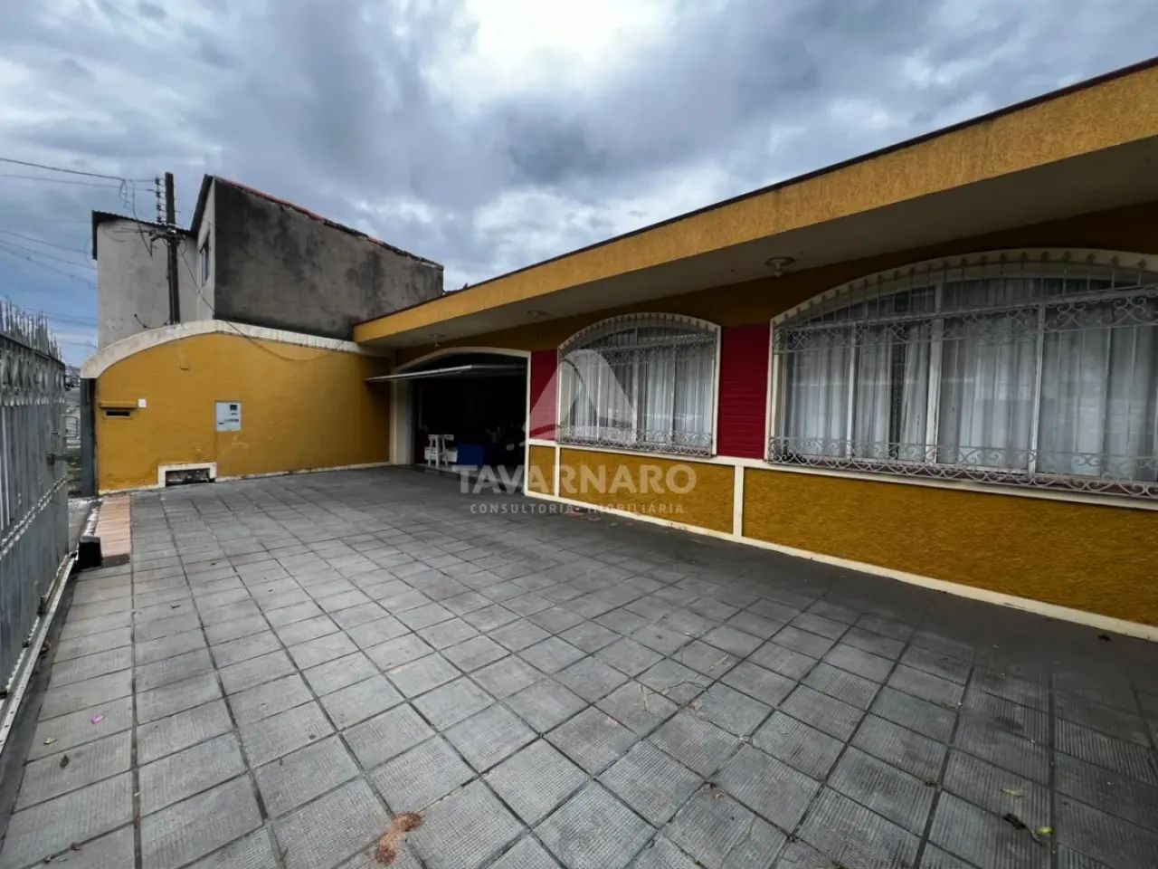 Comercial Casa em Ponta Grossa