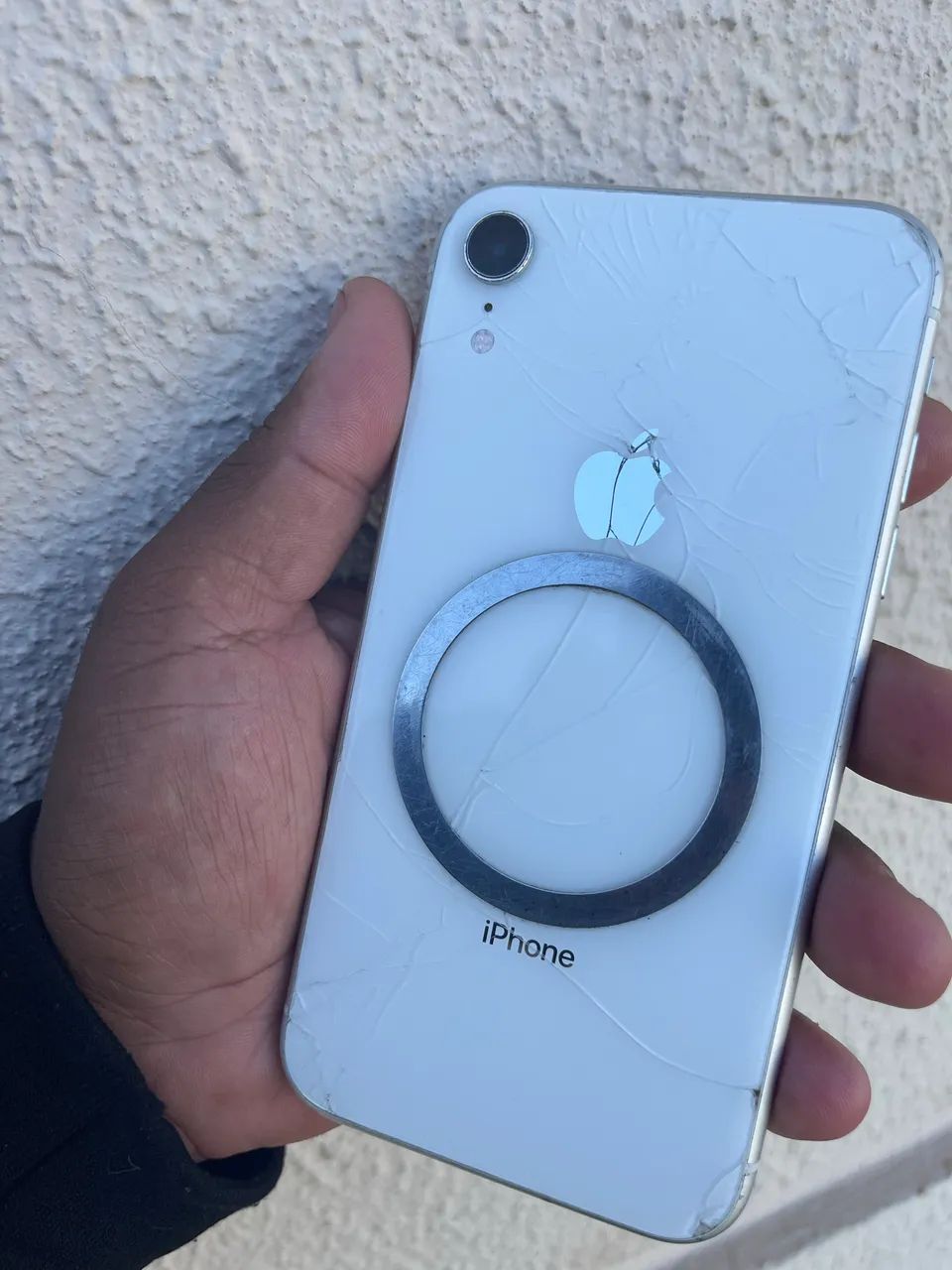 iPhone XR *Face ID e Traseira quebrada* - Foto 2