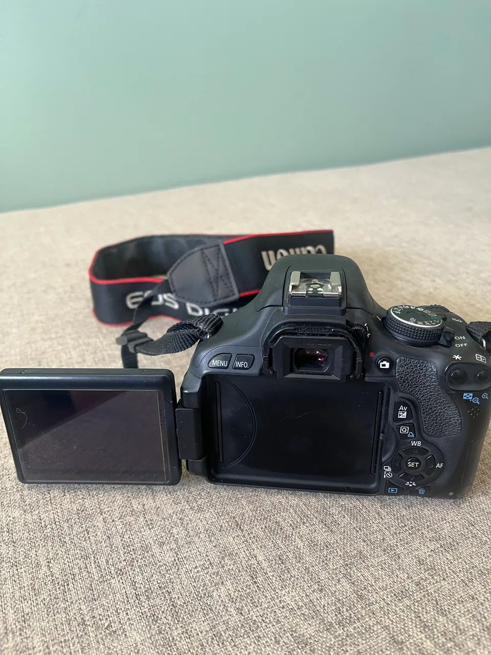 Canon t3i com lente  - Foto 2