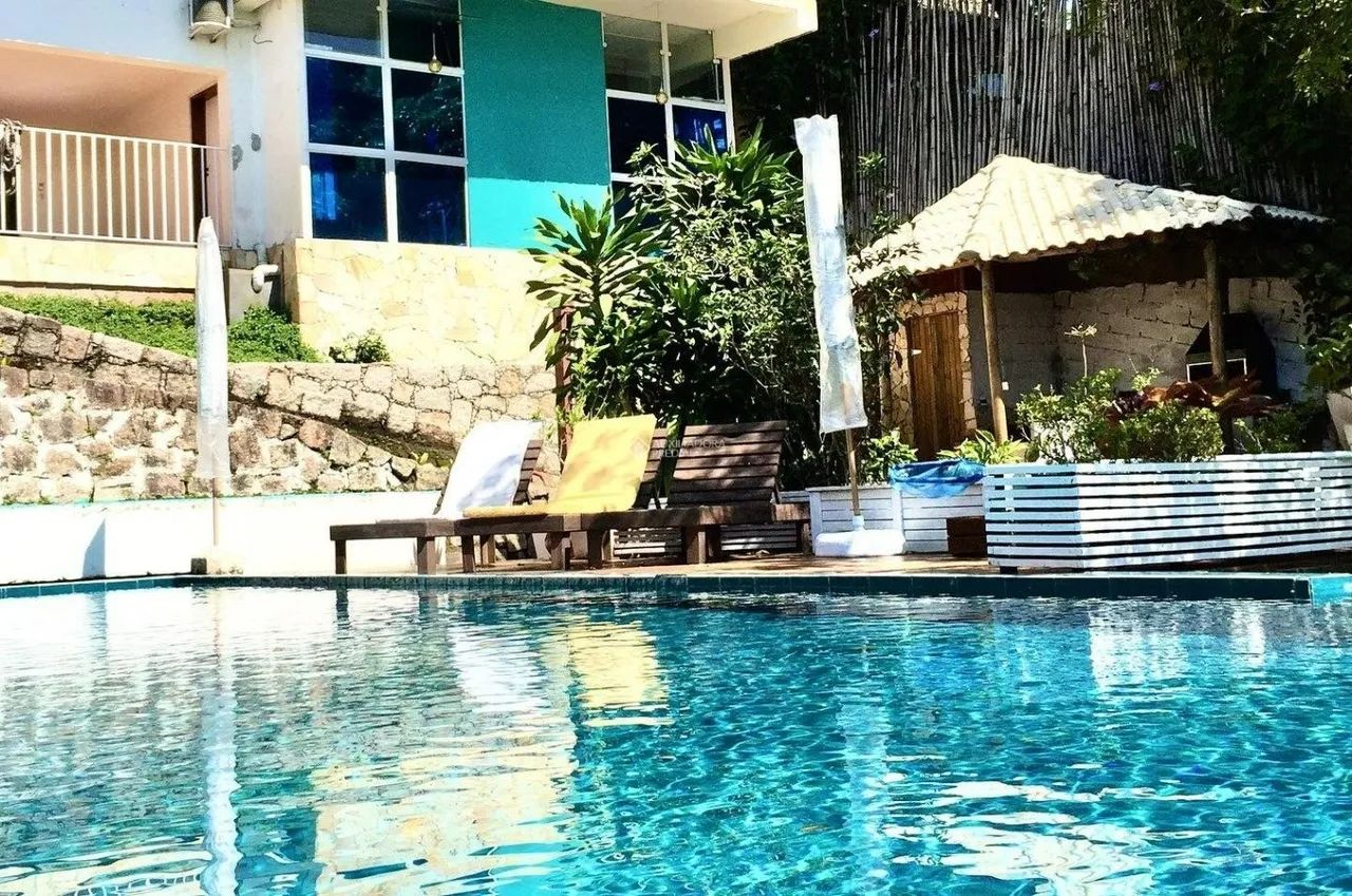 casa com cinco quartos pé na areia em Sambaqui - Foto 3