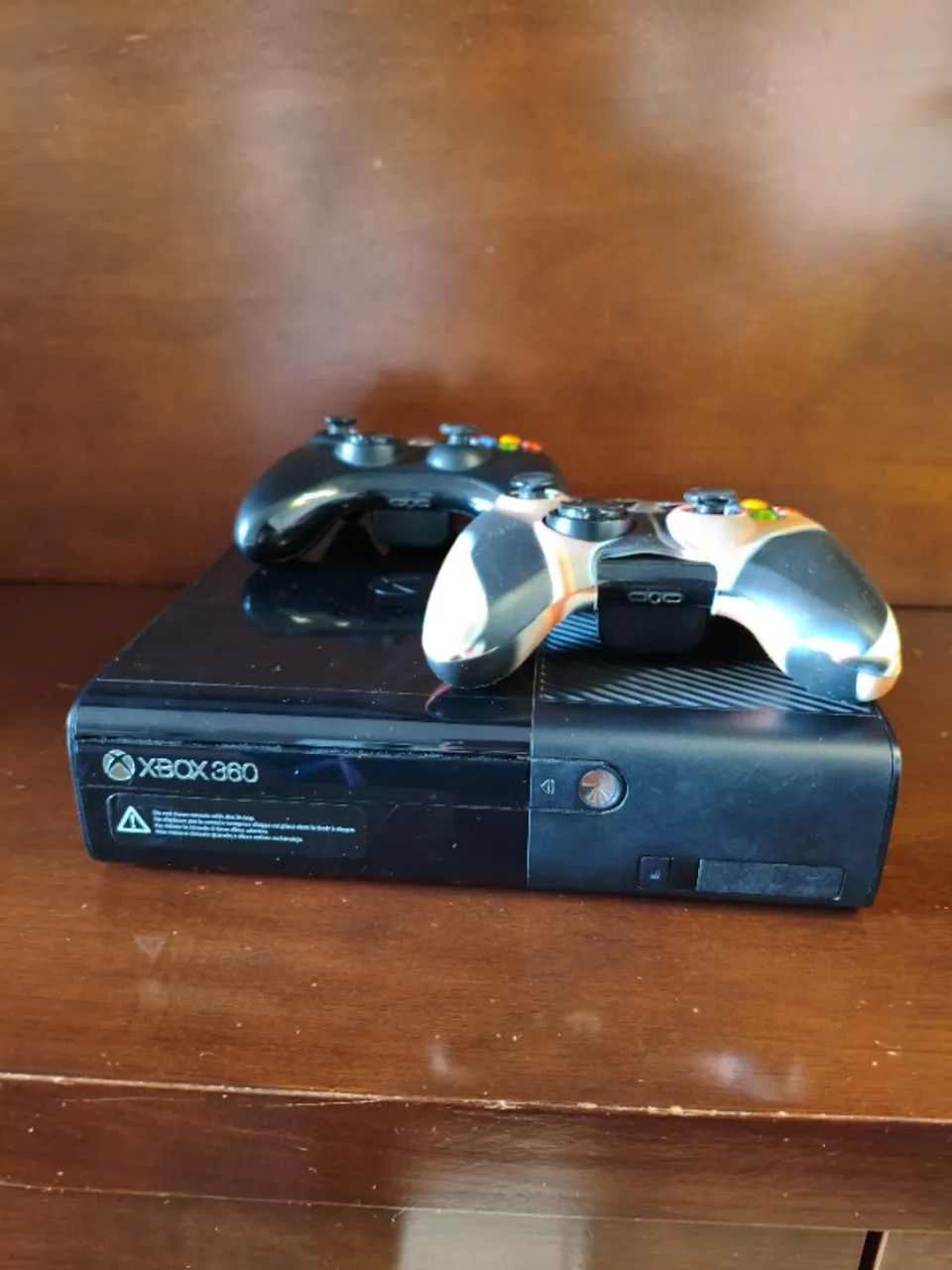 Xbox 360 com Kinect + 2 Controles +20 Jogos - Foto 2