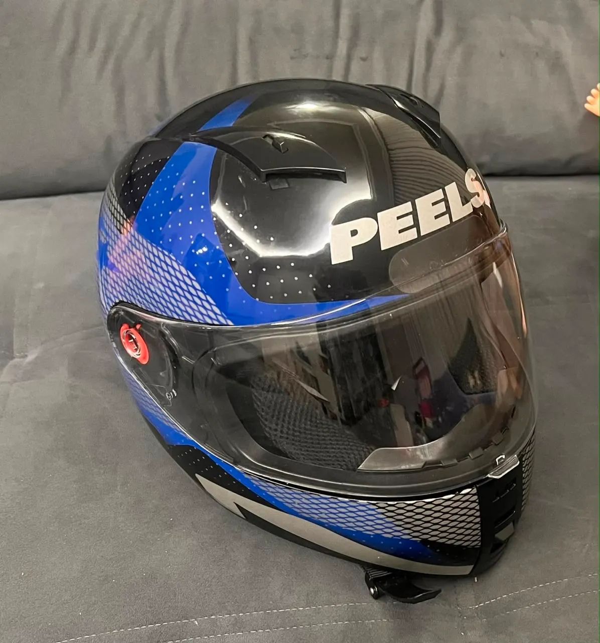 Capacete Peels nunca usado