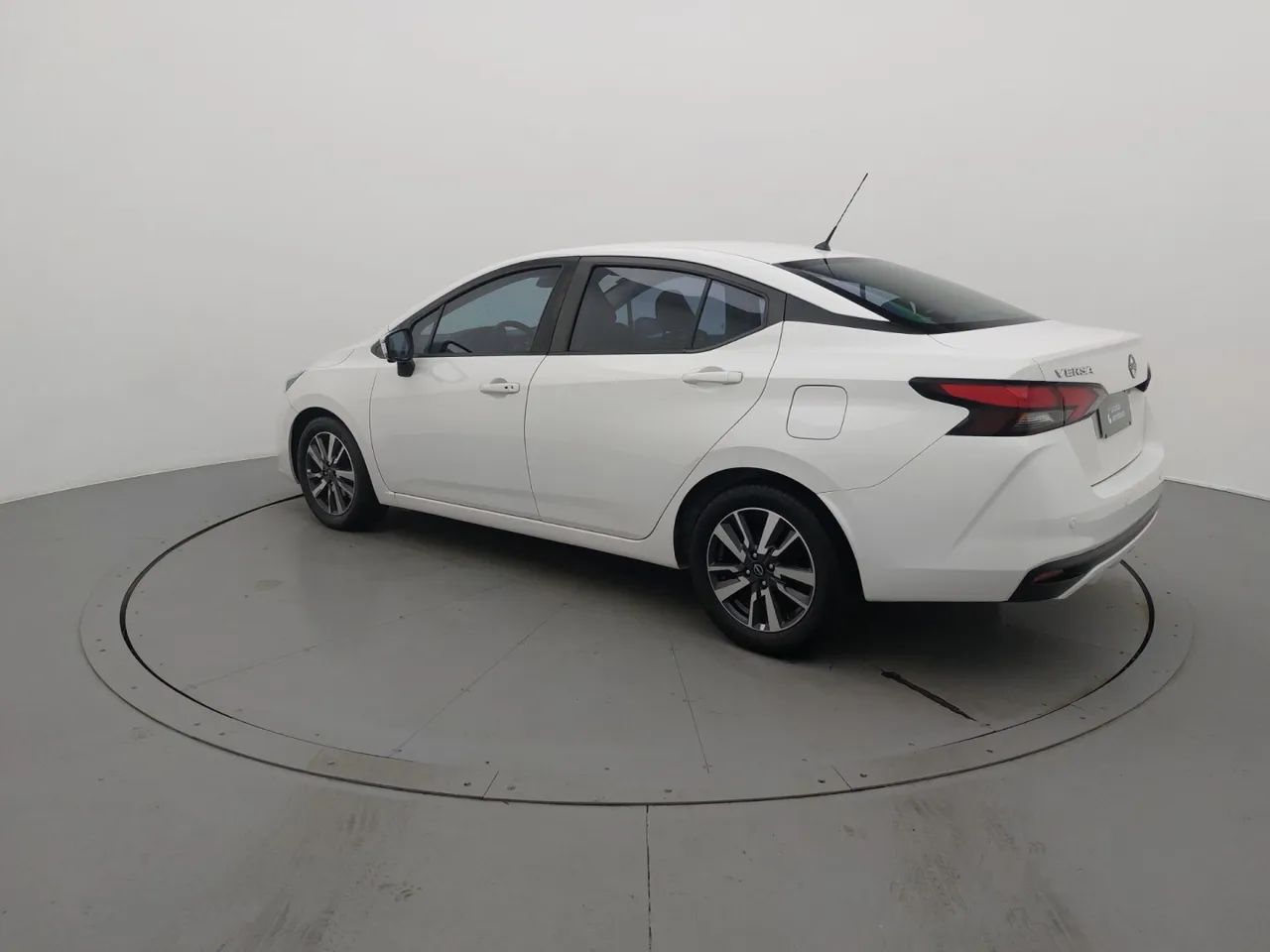 Nissan Versa Advance 1.6 16V Flex Aut., foto 3 de 18