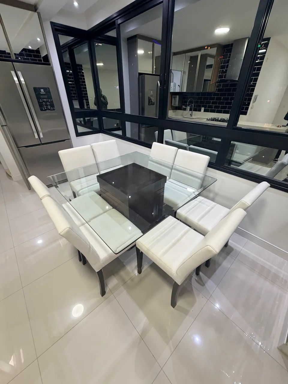 Mesa 8 Lugares + Cadeiras