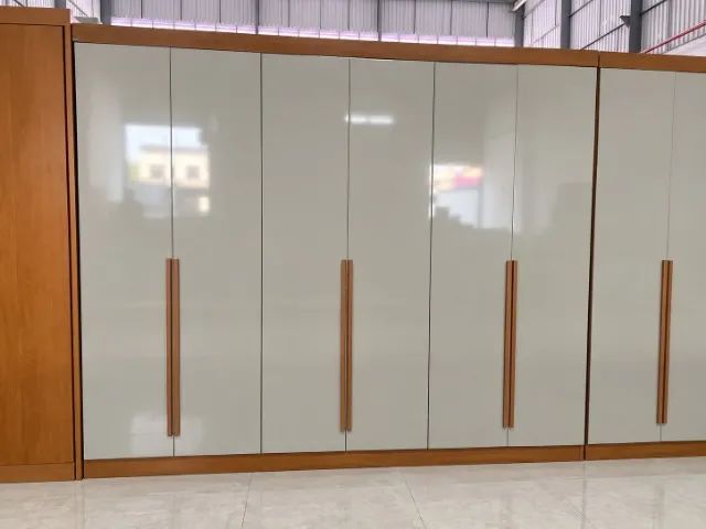 GUARDA ROUPAS COM 6 PORTAS (ENTREGA E MONTA)