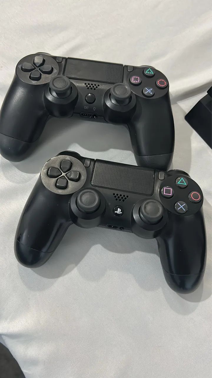Ps4 - 2 manetes - 500gb de ram