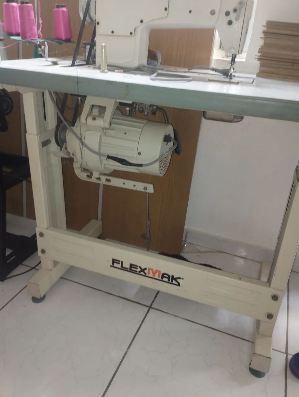 Vendo máquina Reta e orveloque em perfeito estado 