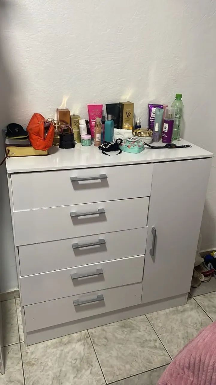 Cômoda nova 